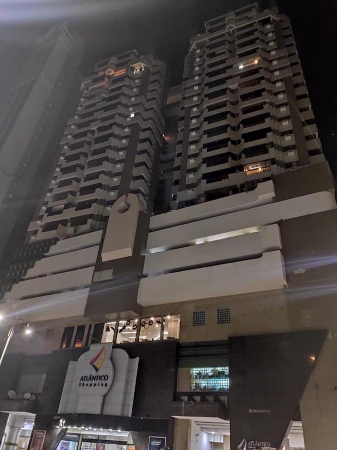 Apto a 30m da praia sobre shopping Atlântico Balneário Camboriú Esterno foto