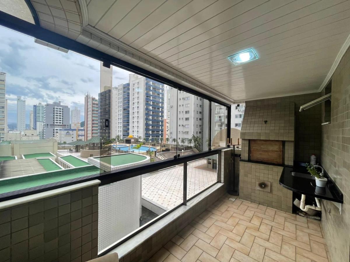 Apto a 30m da praia sobre shopping Atlântico Balneário Camboriú Esterno foto